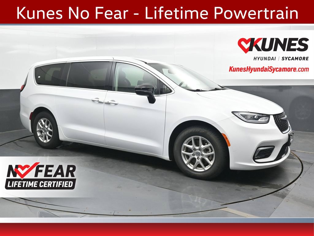 Used 2024 Chrysler Pacifica Touring-L