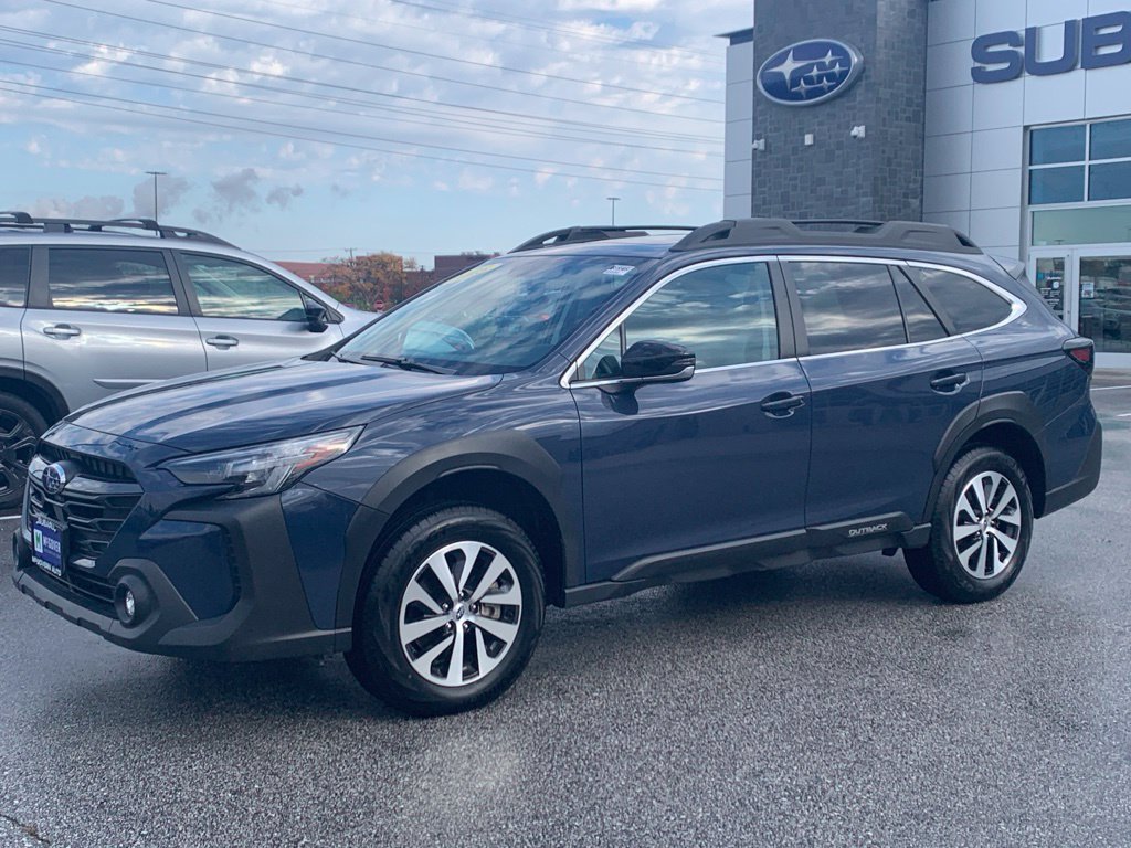 Used 2025 Subaru Outback Premium AWD/4WD image 3