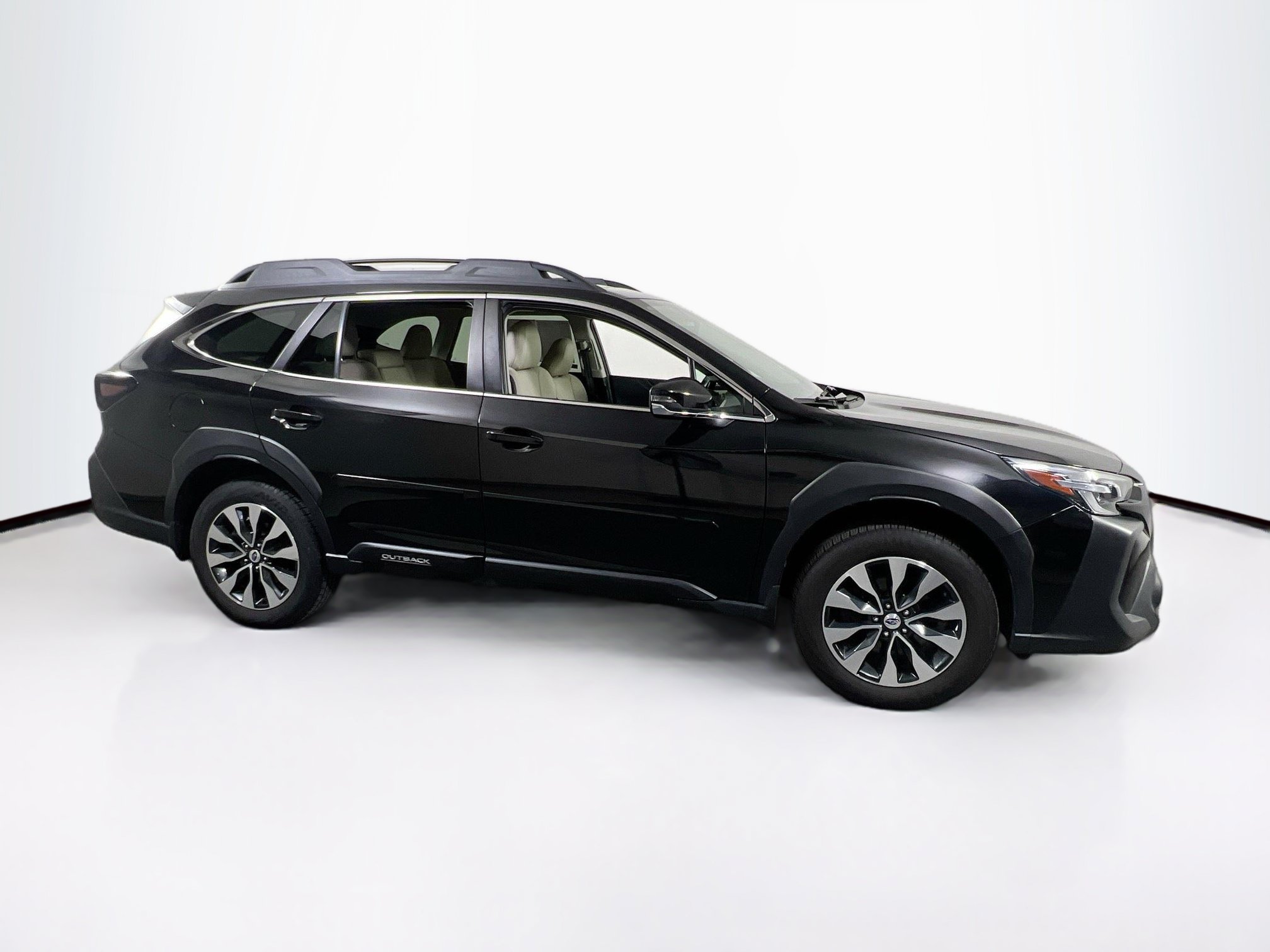 Used 2023 Subaru Outback Limited AWD/4WD image 4