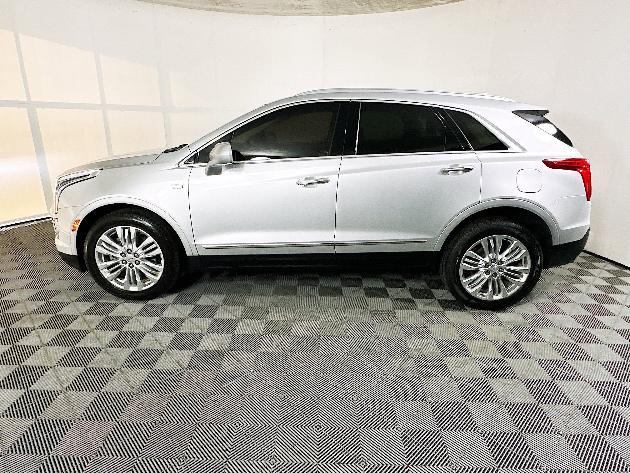 Used 2018 Cadillac XT5 Premium Luxury image 6
