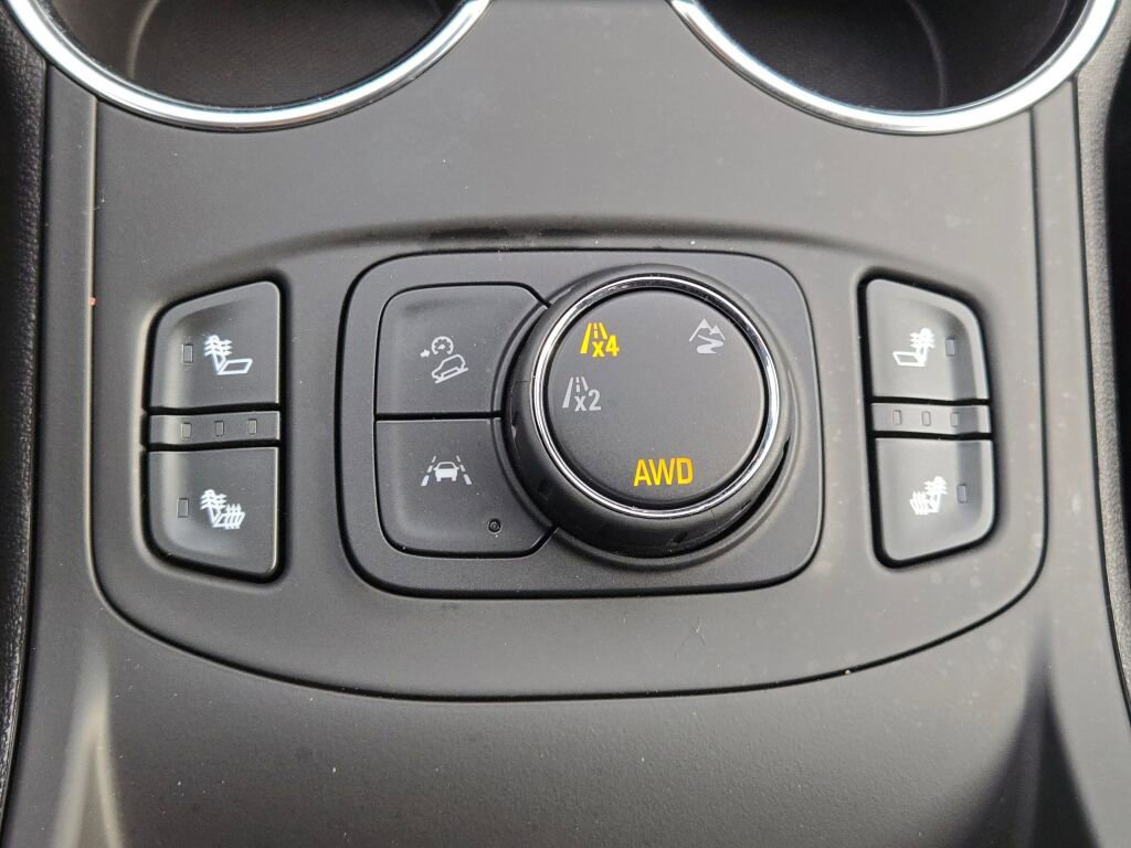 Used 2024 GMC Terrain SLE w/ Driver Convenience Package image 4