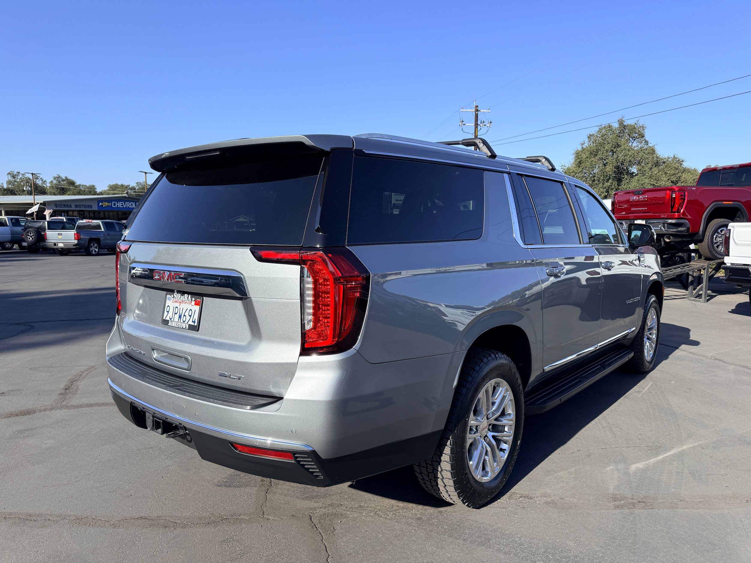 Used 2023 GMC Yukon XL SLT w/ SLT Luxury Package AWD/4WD image 28