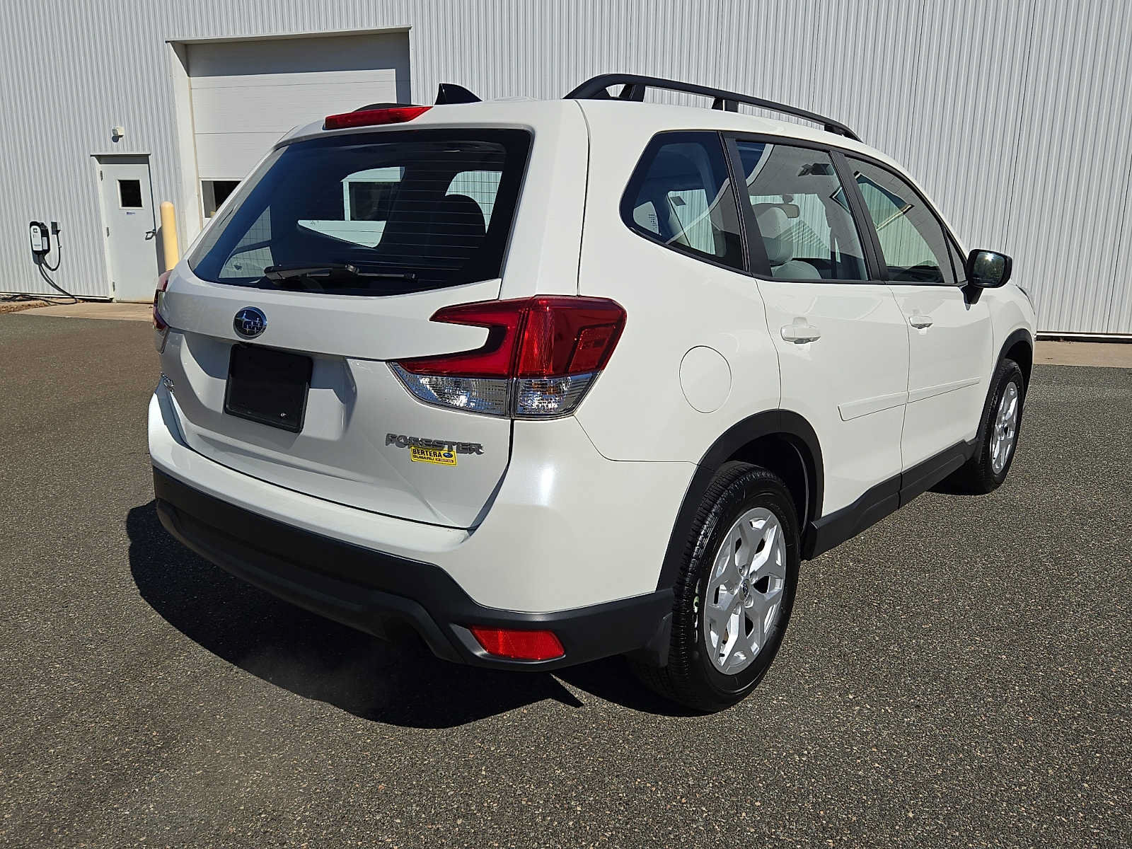 Used 2024 Subaru Forester AWD/4WD image 2