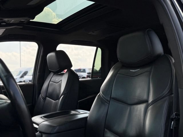 Used 2020 Cadillac Escalade Platinum AWD/4WD image 11