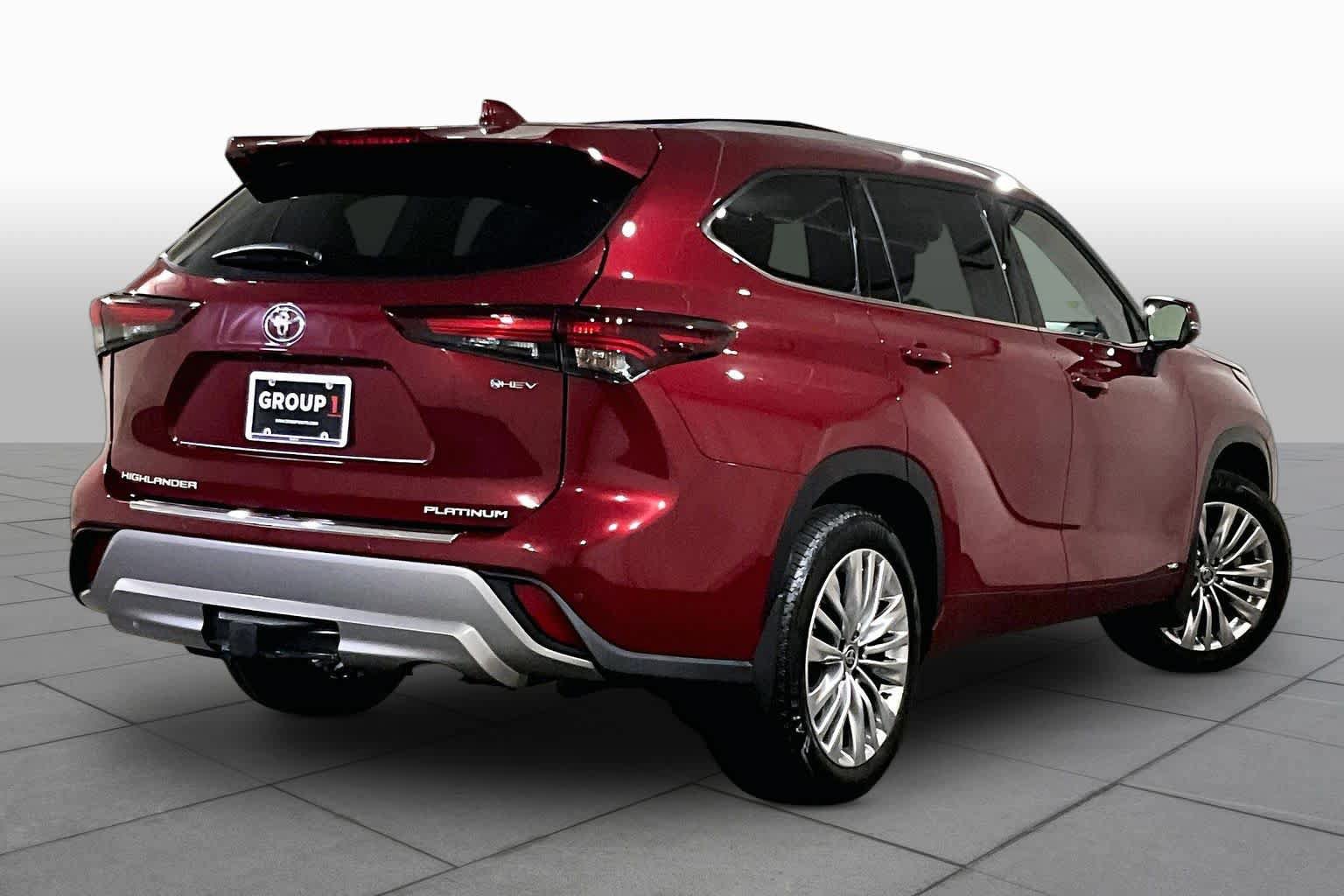 Used 2026 Toyota Highlander Platinum AWD/4WD image 12