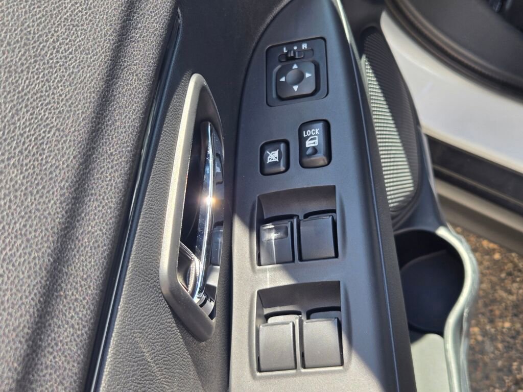 Used 2026 Mitsubishi Outlander Sport LE AWD/4WD image 19
