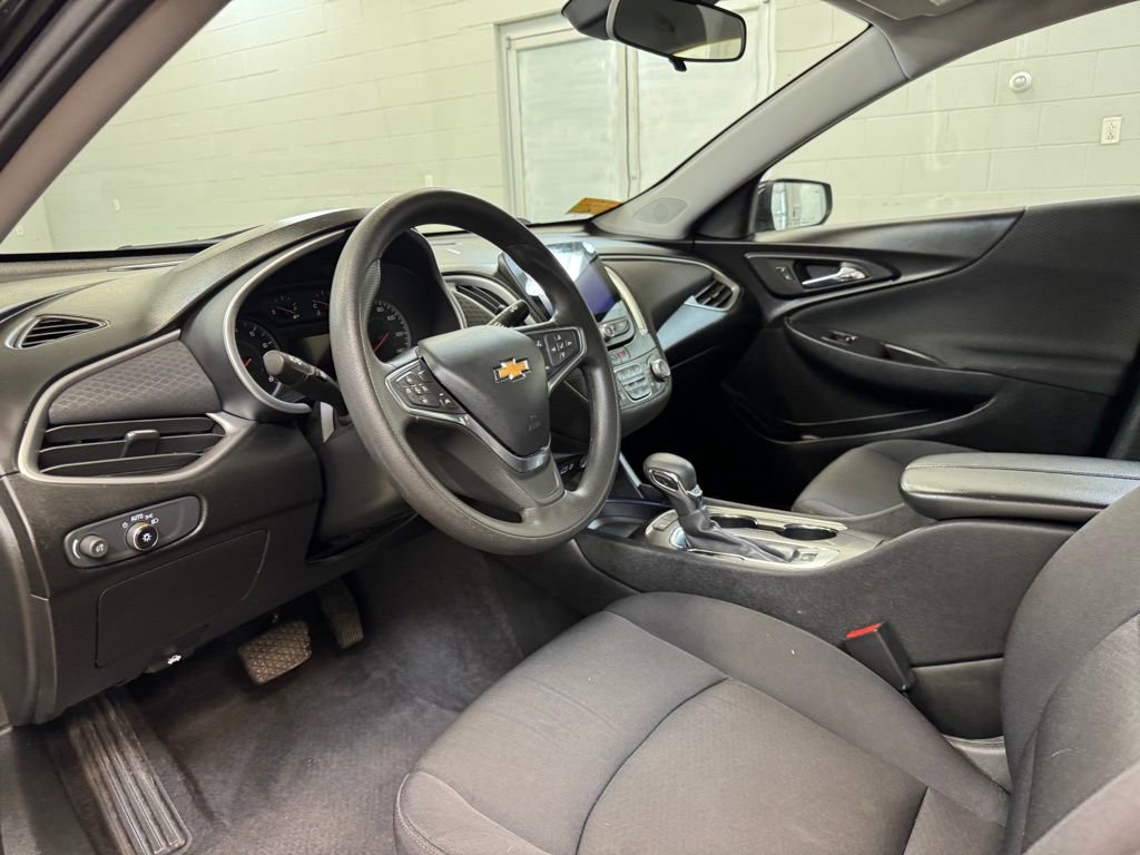 Used 2022 Chevrolet Malibu LT image 13