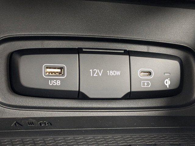 New 2025 Hyundai Venue Limited image 24