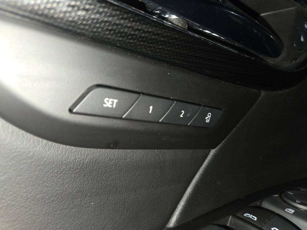 Used 2022 Buick Envision Essence w/ Sport Touring Package image 9