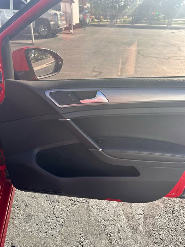 Used 2015 Volkswagen Golf TDI S image 10