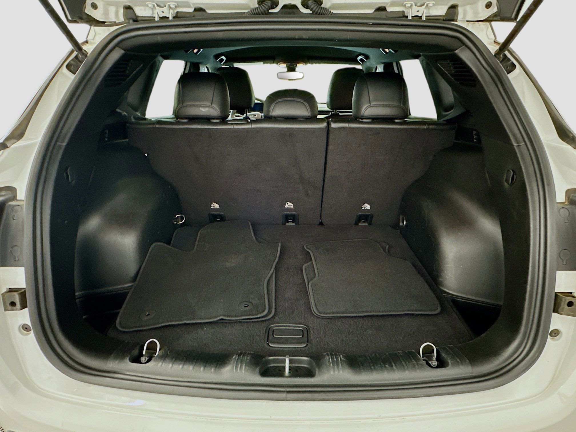 Used 2025 Jeep Compass Limited image 29