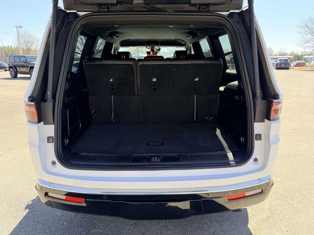 Used 2024 Jeep Wagoneer Series II image 12