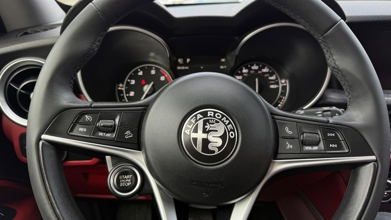 Used 2019 Alfa Romeo Stelvio AWD image 46