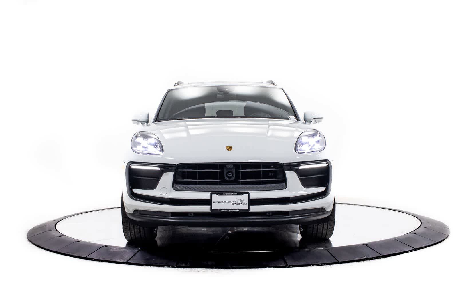 Certified 2026 Porsche Macan image 10