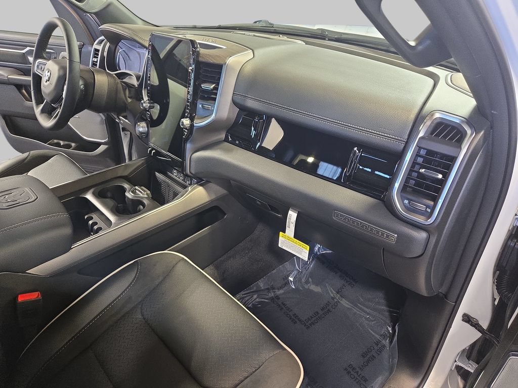 New 2026 RAM 1500 Laramie AWD/4WD image 10