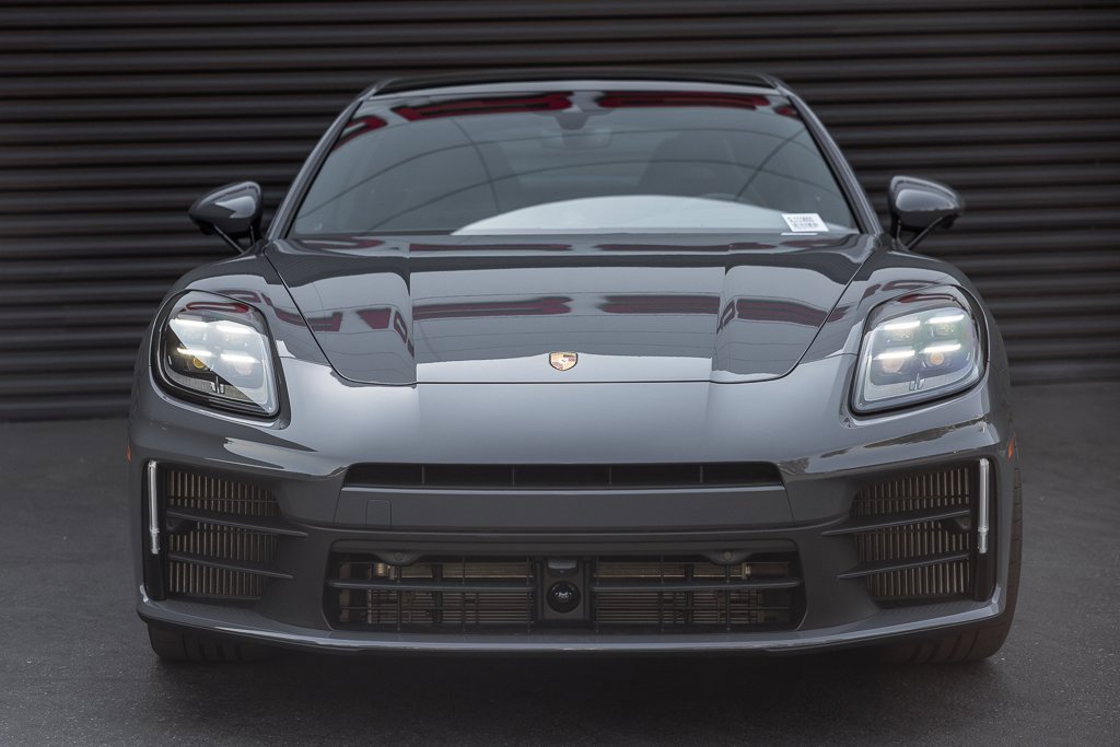 Used 2025 Porsche Panamera image 7