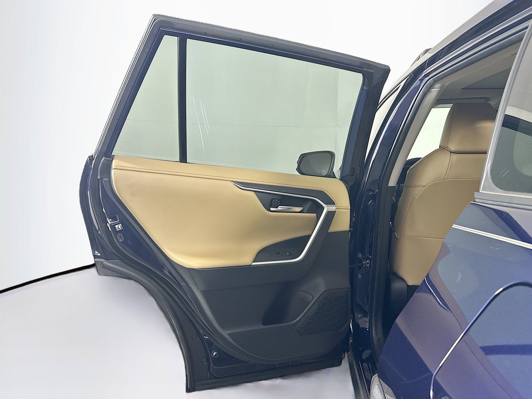 Used 2019 Toyota RAV4 Limited image 27