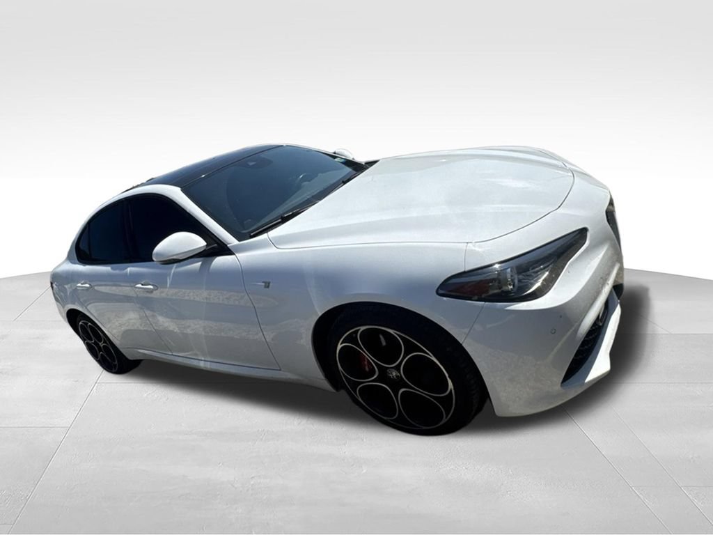 Used 2022 Alfa Romeo Giulia Ti AWD/4WD image 21