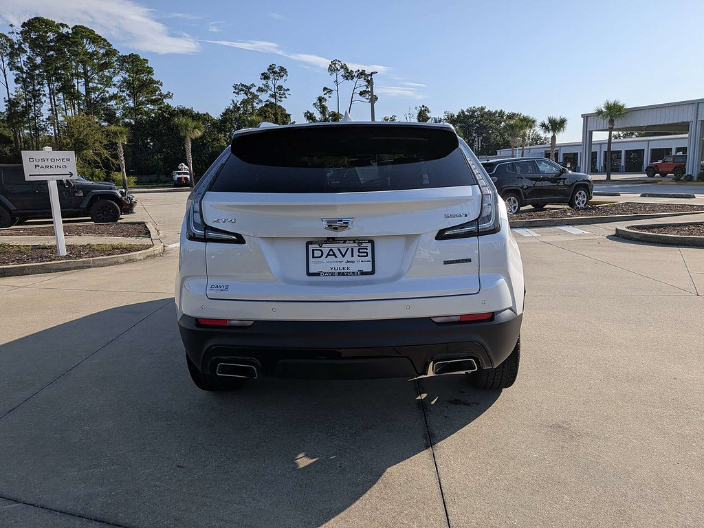 Used 2021 Cadillac XT4 Sport w/ Cold Weather Package FWD image 4