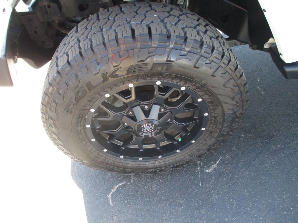 Used 2016 Jeep Wrangler Unlimited Sahara w/ Connectivity Group image 13