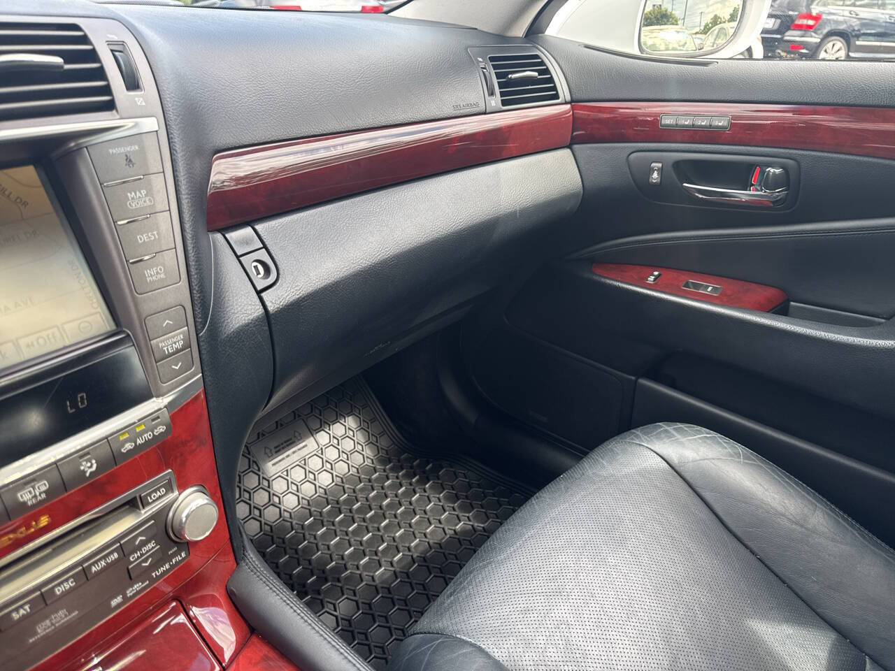 Used 2011 Lexus LS 460 w/ Luxury Value Edition RWD image 26
