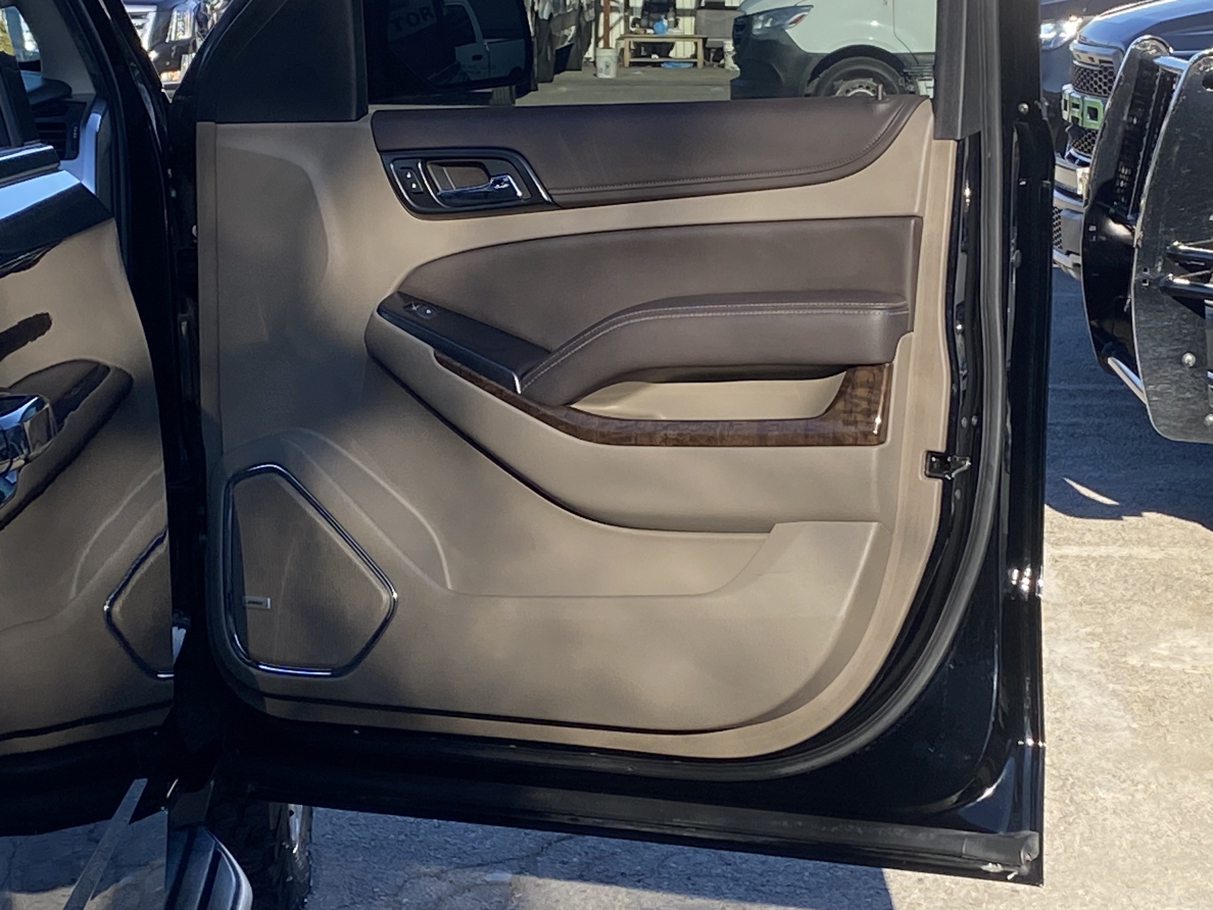 Used 2020 Chevrolet Suburban LT AWD/4WD image 28