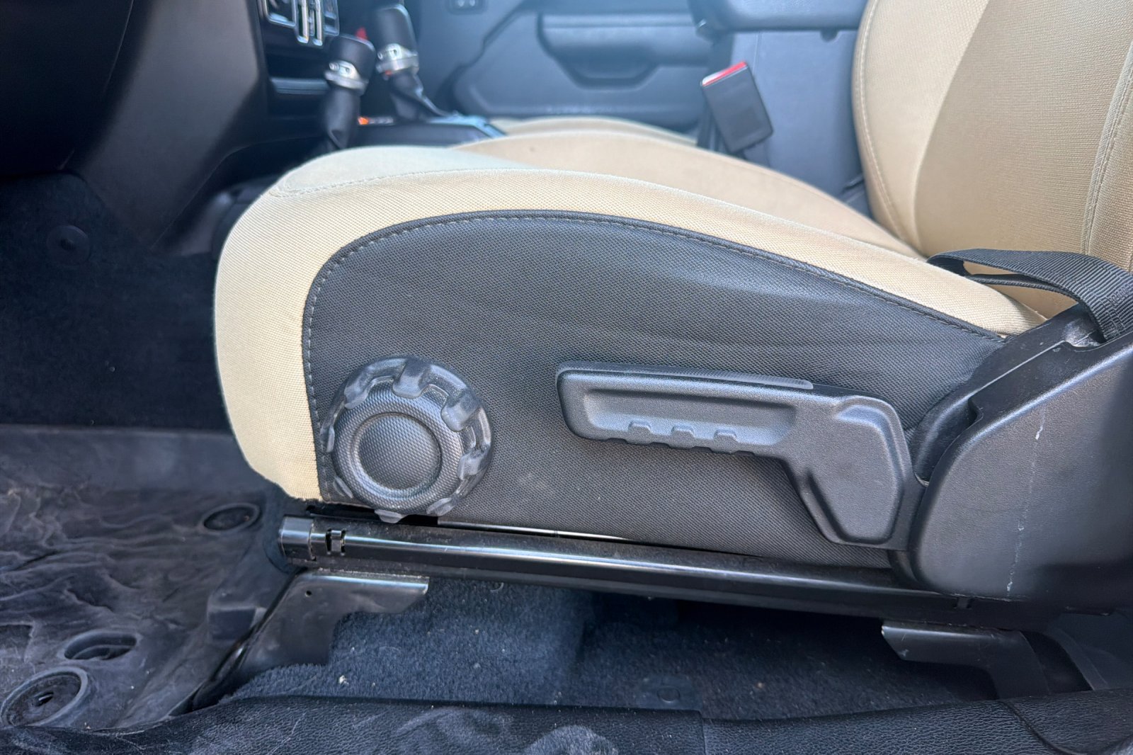 Used 2022 Jeep Gladiator Sport AWD/4WD image 15