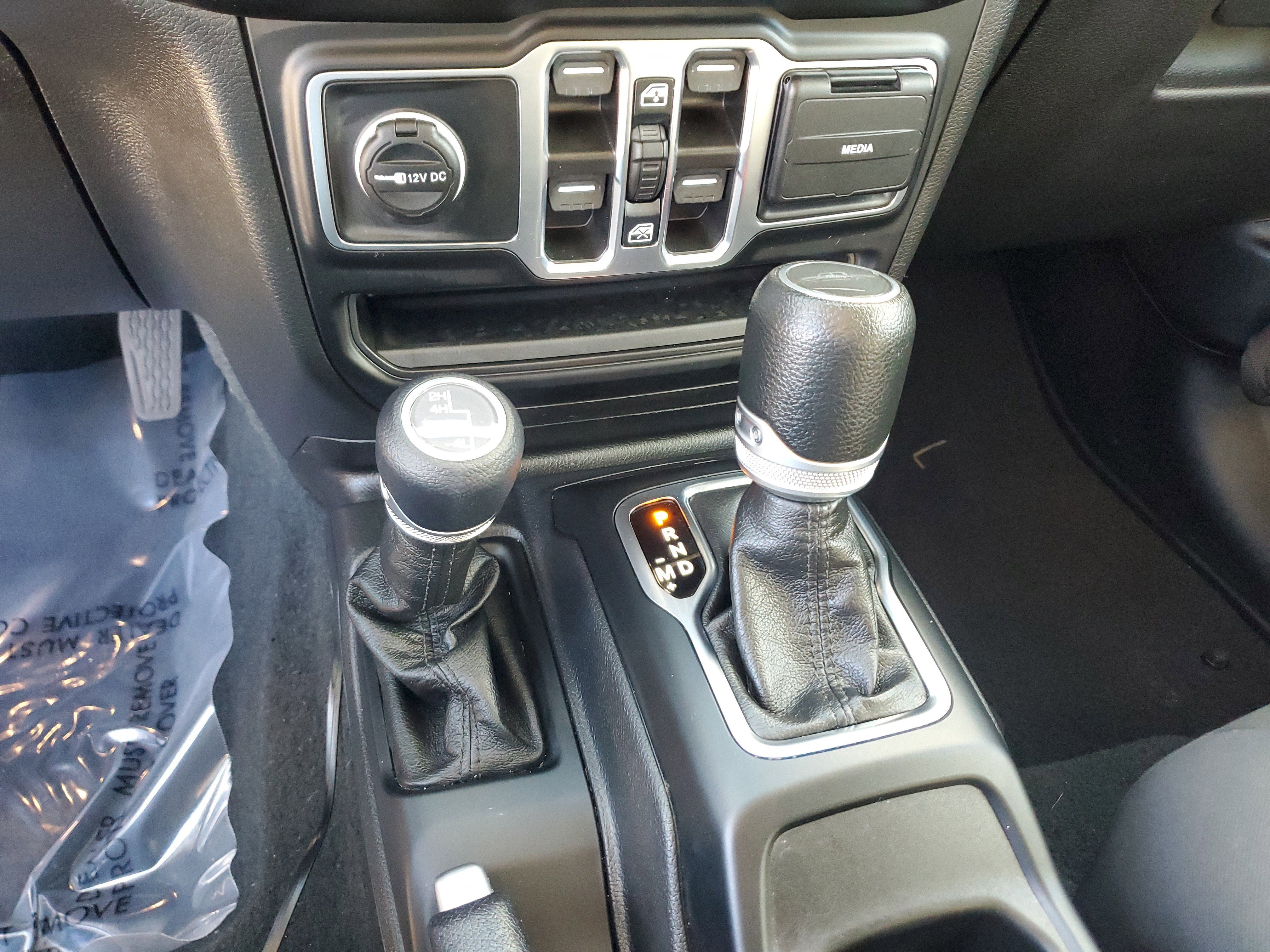 Used 2023 Jeep Gladiator Sport image 23