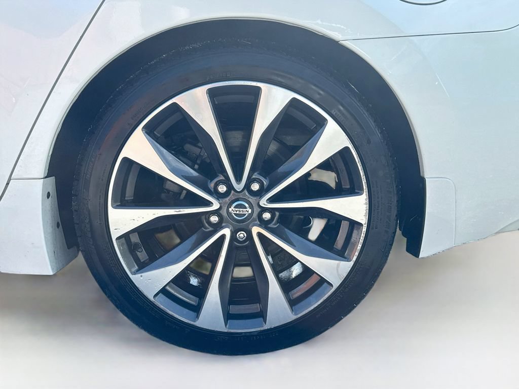 Used 2019 Nissan Maxima Platinum w/ Sport Mat Group FWD image 31