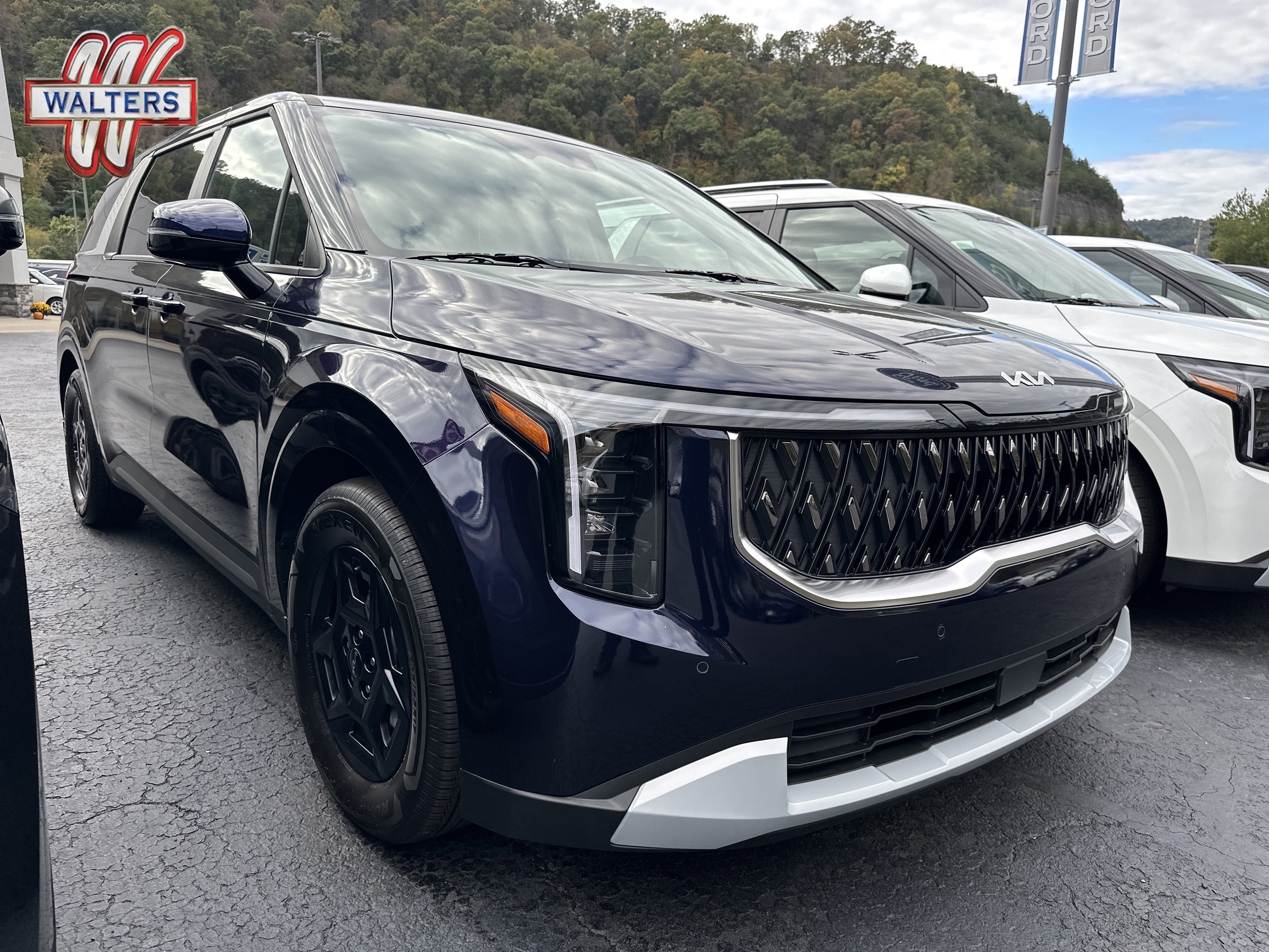 New 2026 Kia Carnival LX image 1