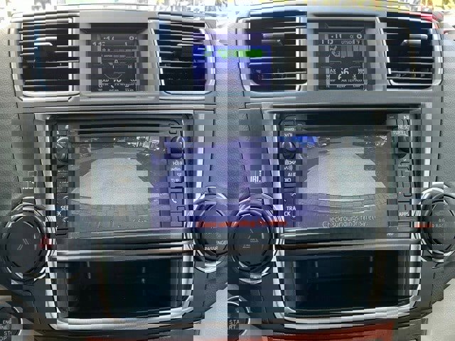 Used 2013 Toyota Highlander Limited image 28