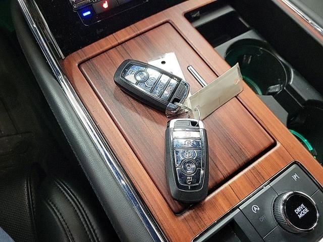 Used 2024 Lincoln Navigator Reserve image 14