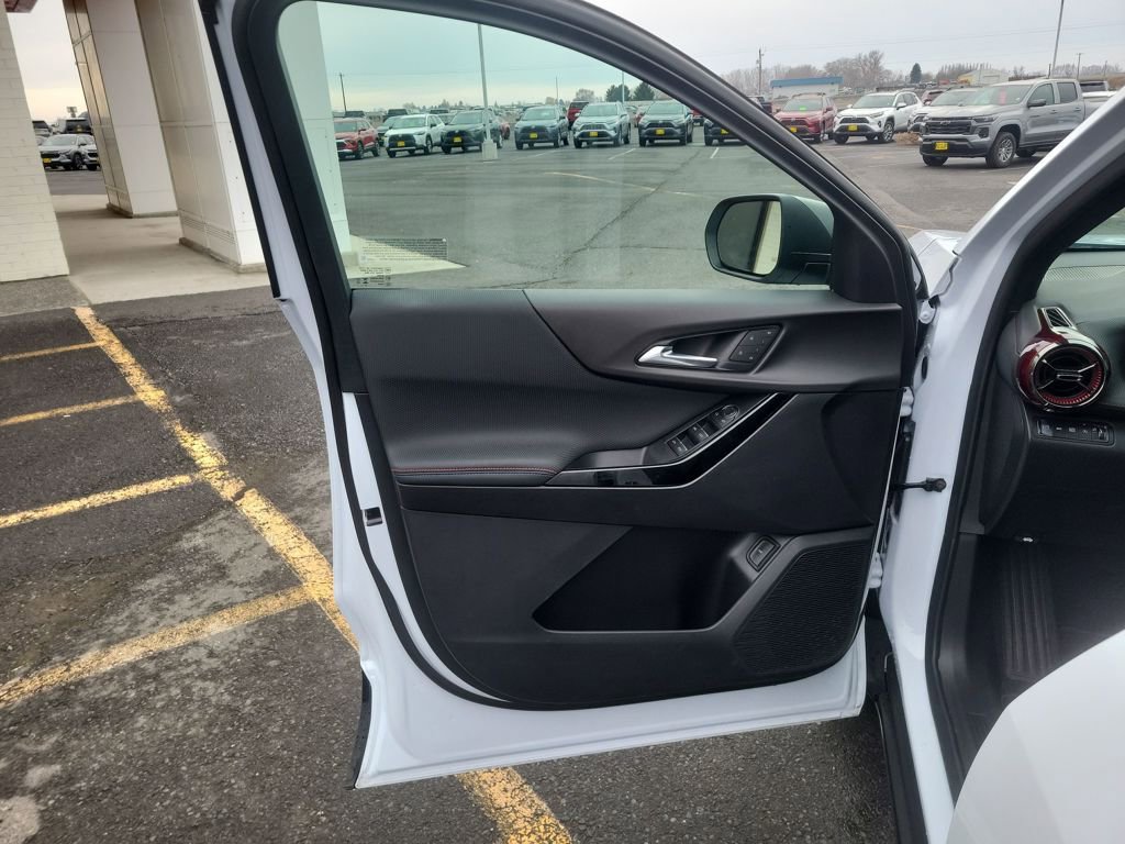 New 2026 Chevrolet Equinox RS w/ Convenience Package III AWD/4WD image 11