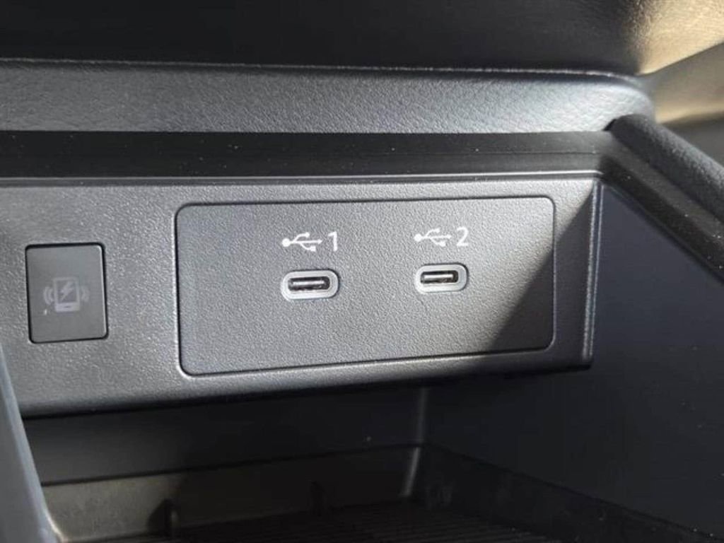 New 2026 Nissan Kicks SR w/ Cold Weather Package image 13