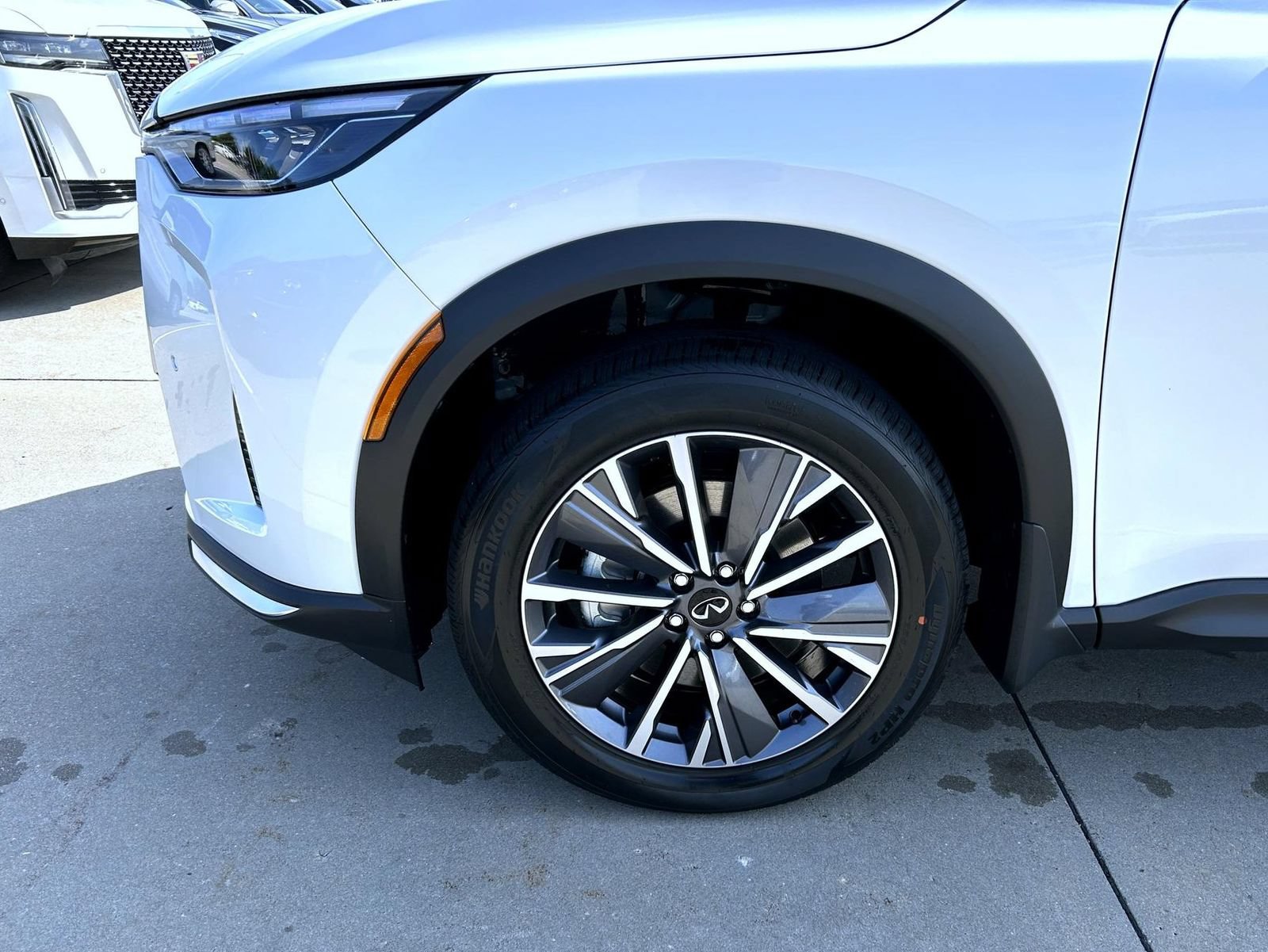 New 2027 INFINITI QX60 Luxe w/ Cargo Package AWD/4WD image 24
