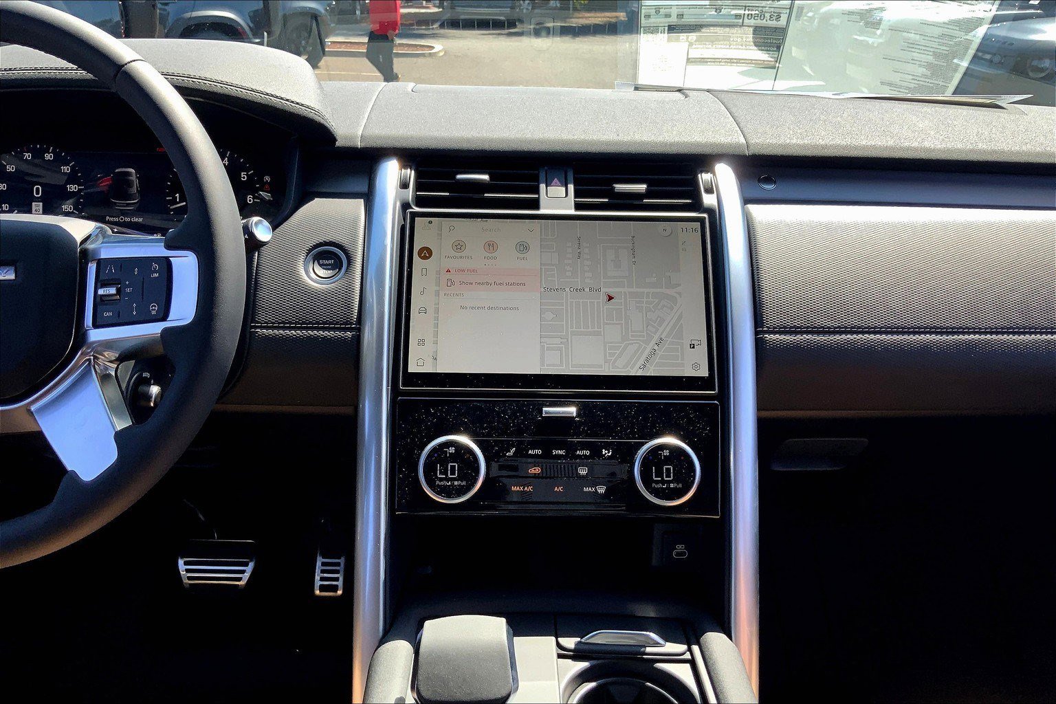 New 2025 Land Rover Discovery Dynamic SE image 7