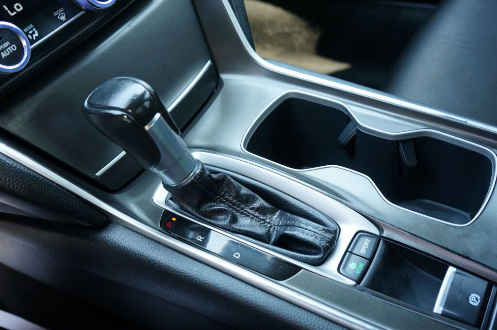 Used 2018 Honda Accord Sport image 19