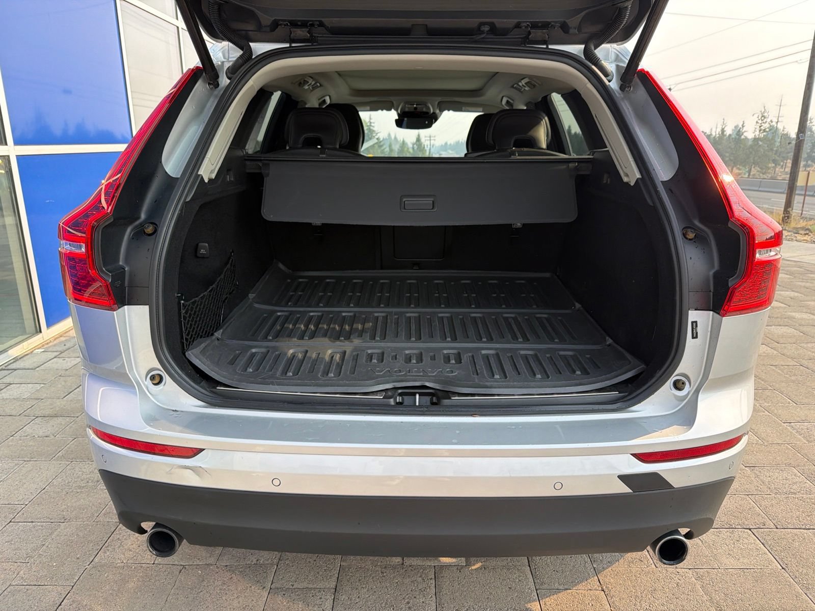 Used 2020 Volvo XC60 T6 Momentum AWD/4WD image 9
