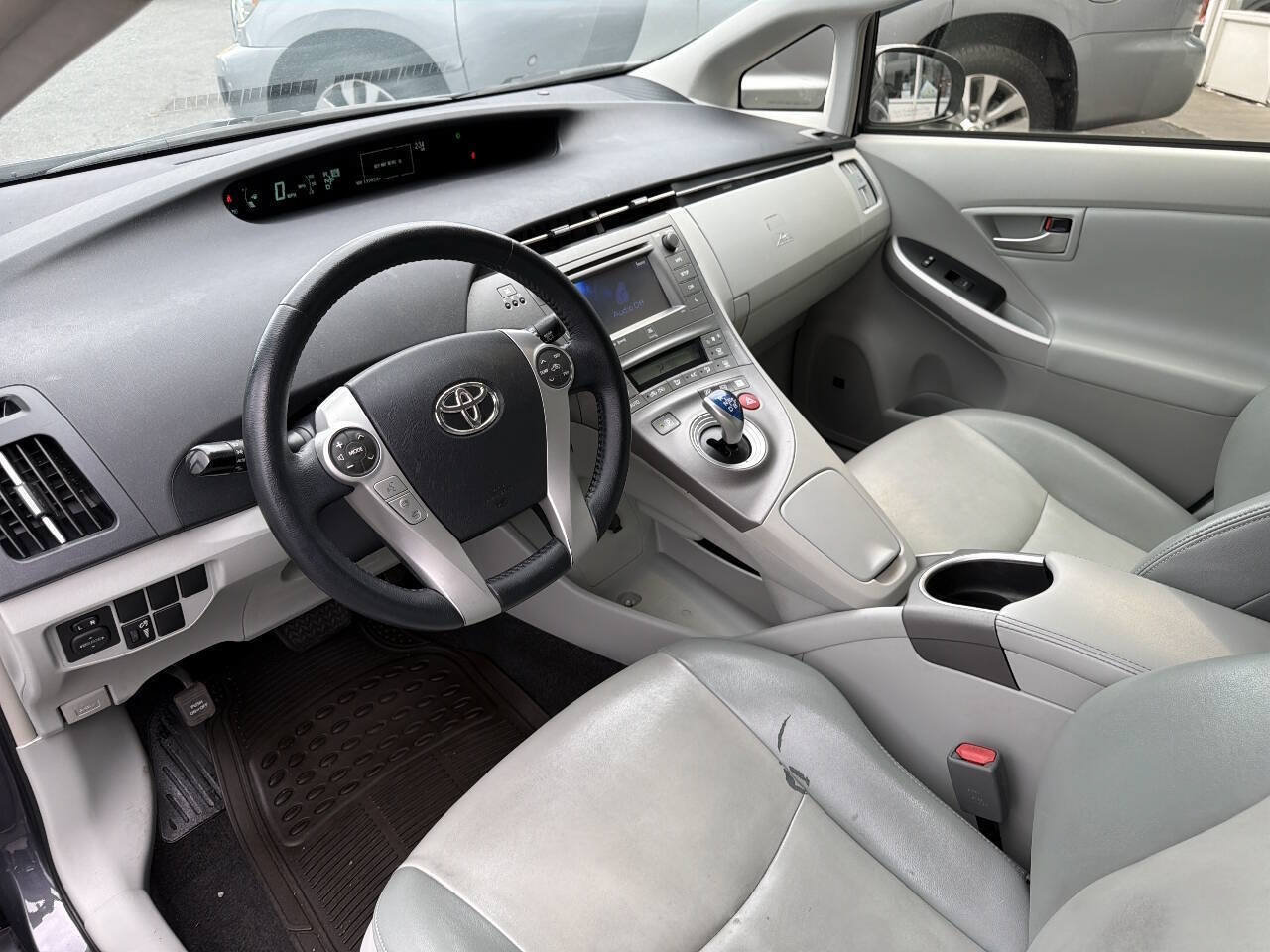 Used 2014 Toyota Prius Four FWD image 31