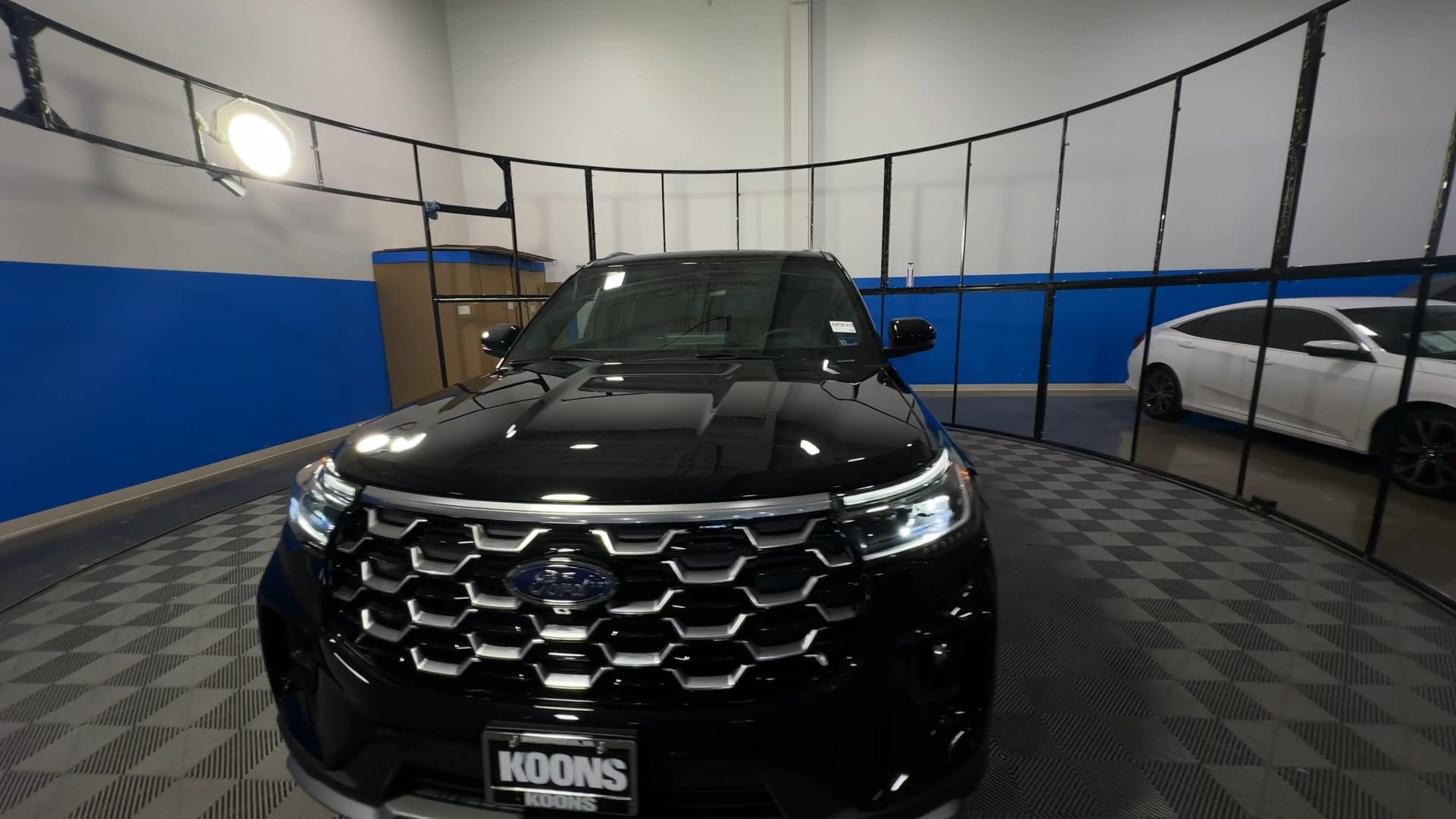 New 2026 Ford Explorer Platinum w/ LUX Leather Package AWD/4WD image 4