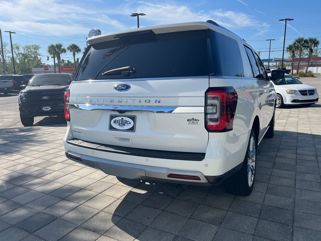 Used 2024 Ford Expedition Limited image 6