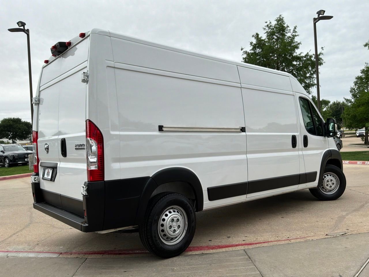 Used 2026 RAM ProMaster 2500 w/ Convenience Group FWD image 6