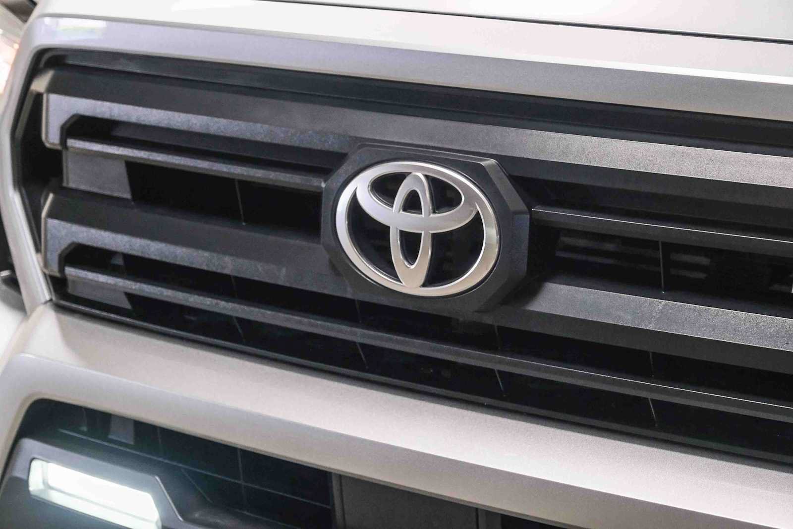 Used 2025 Toyota Tacoma SR5 RWD image 14