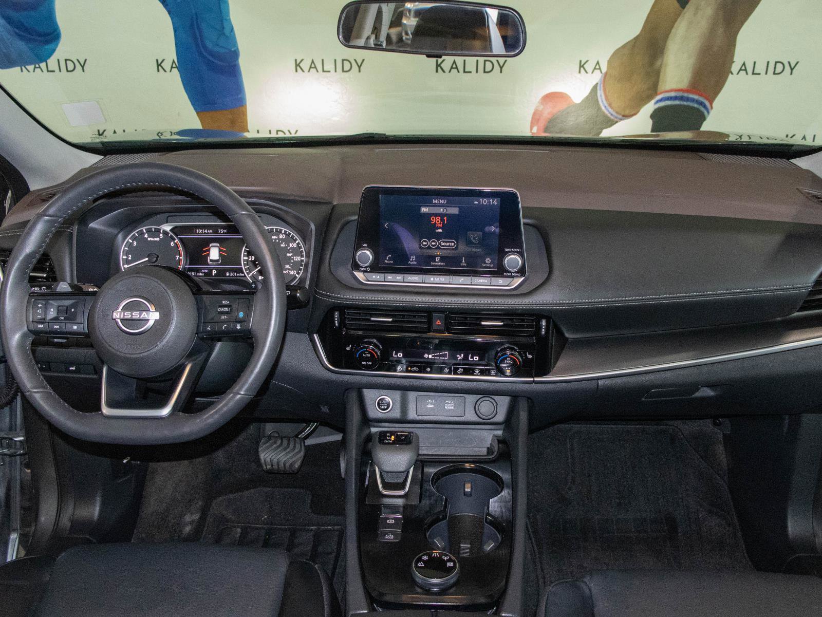 Used 2023 Nissan Rogue SV w/ SV Premium Package image 3