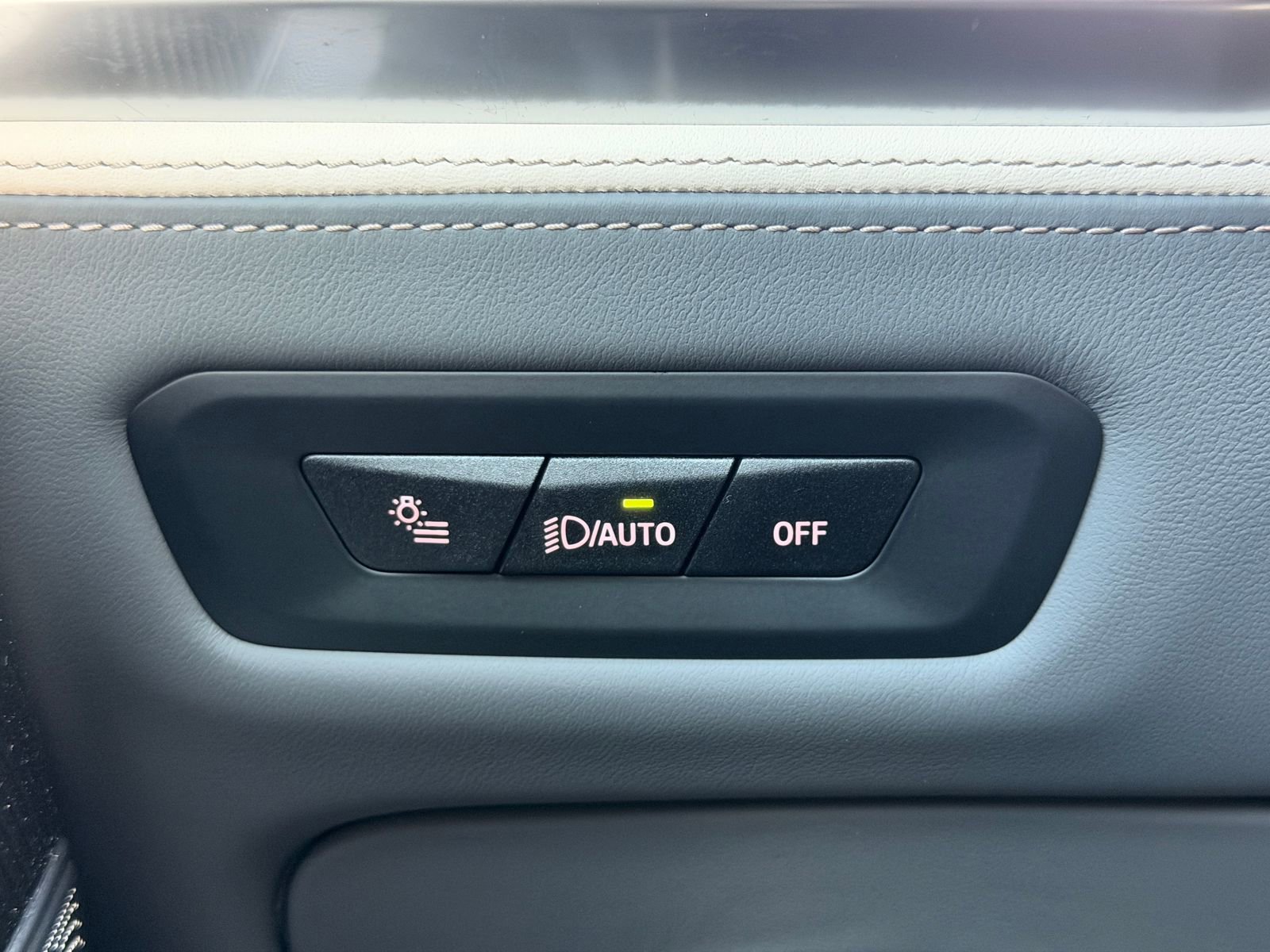 Used 2025 BMW X6 M Competition w/ Executive Package image 24