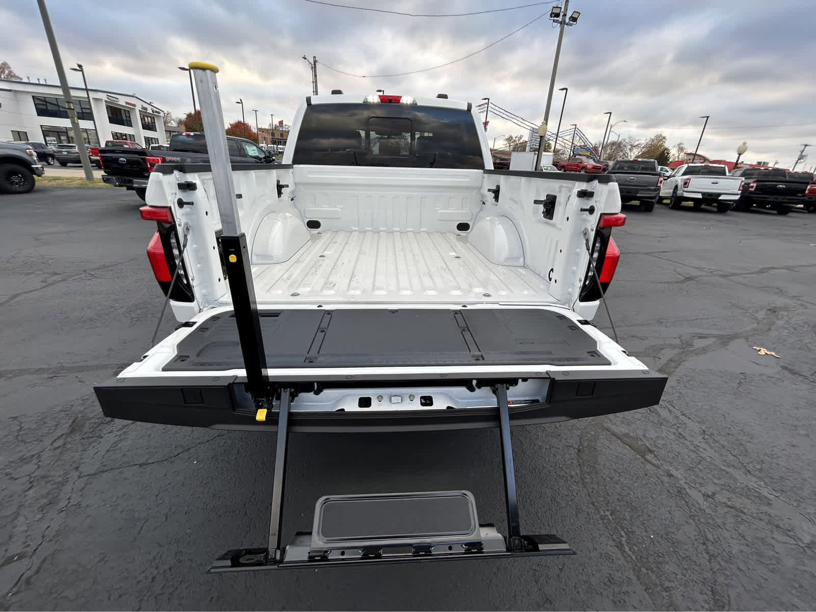 New 2023 Ford F150 Lightning Lariat image 14