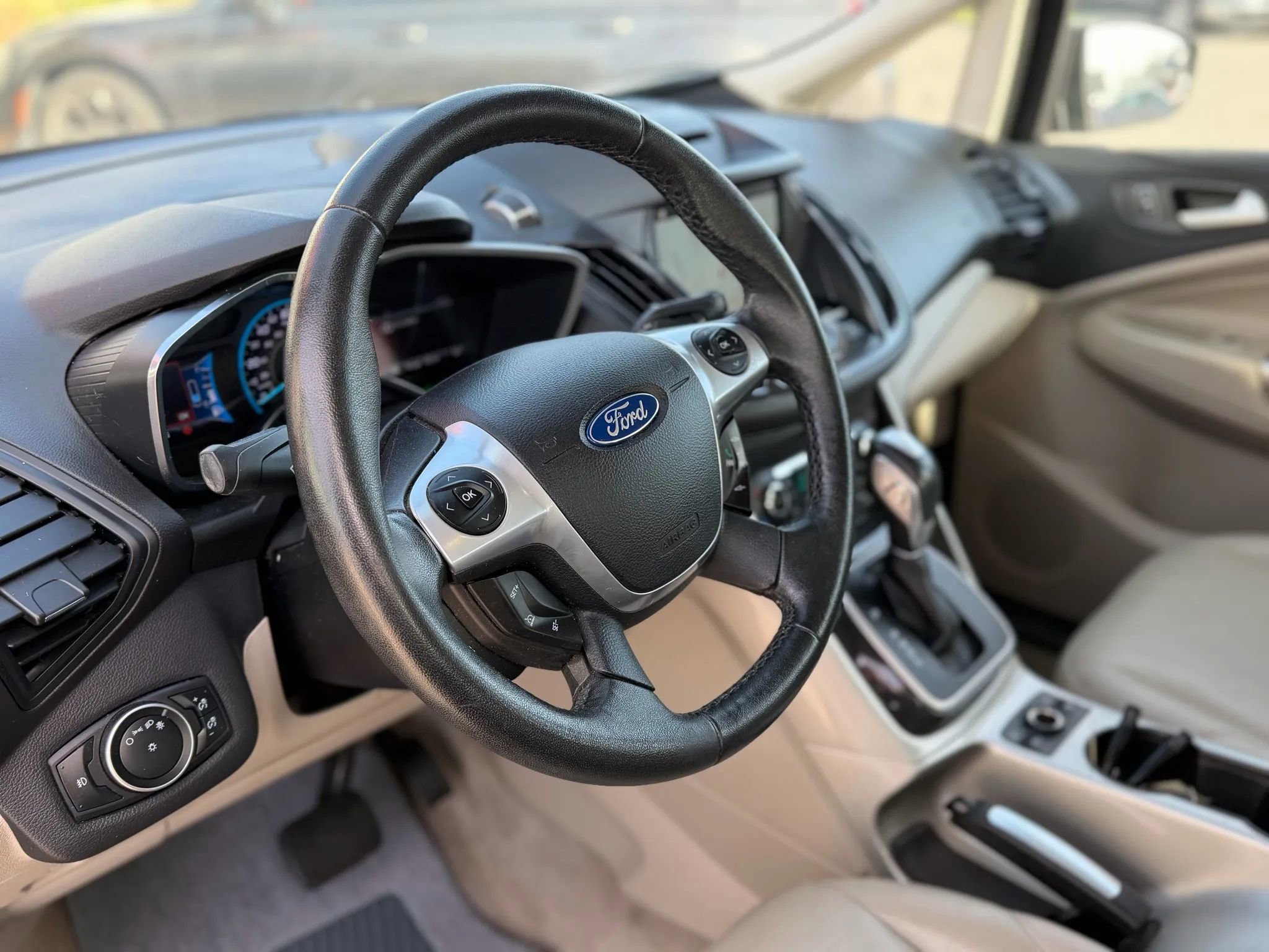 Used 2016 Ford C-MAX Energi SEL w/ Equipment Group 302A image 11