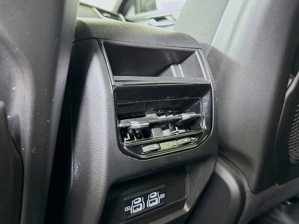 Used 2023 Jeep Grand Cherokee Laredo AWD/4WD image 24