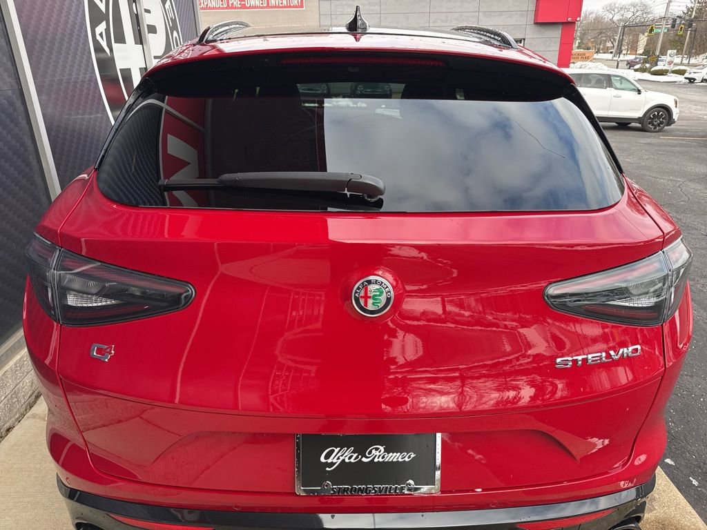 New 2025 Alfa Romeo Stelvio Sprint image 7