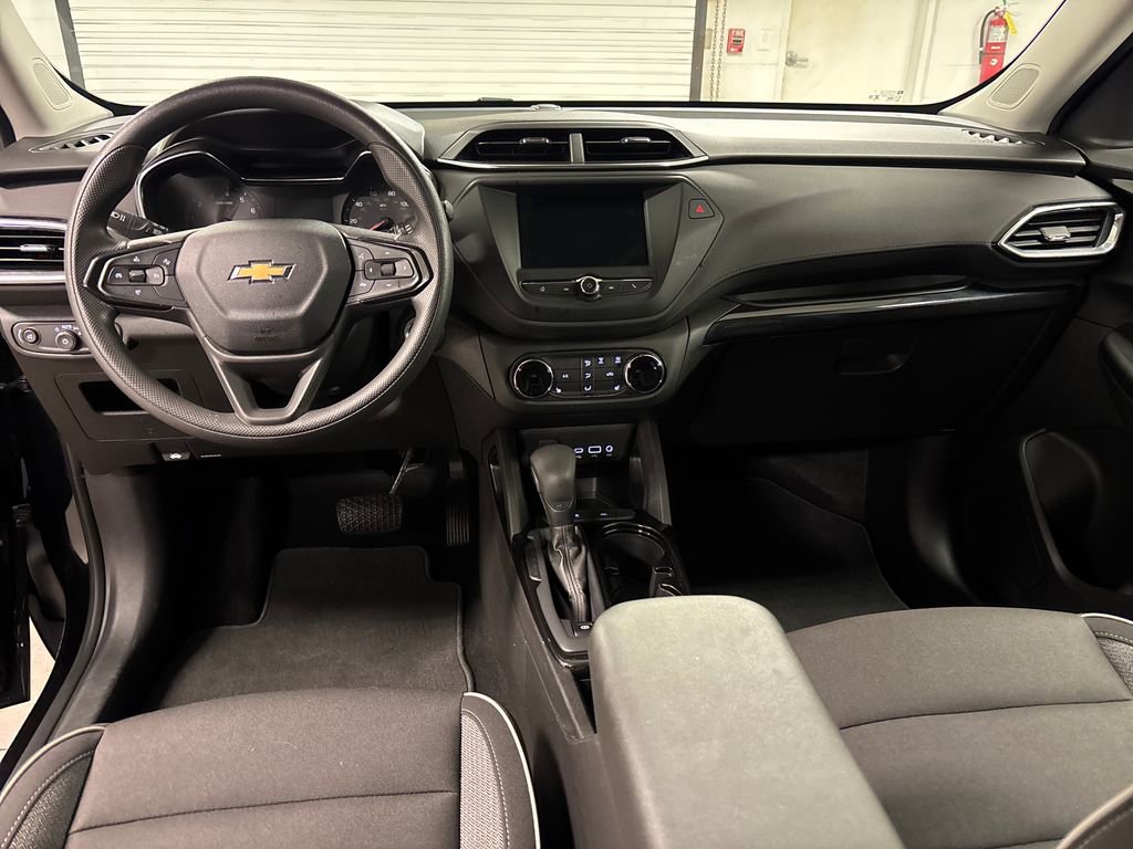 Used 2021 Chevrolet TrailBlazer LT FWD image 28